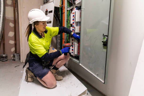 Best Affordable Emergency Electrician  in Pleasant Hill, MO